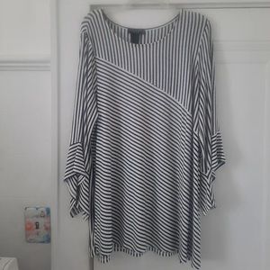 Long tunic. Soft, striped tunic top.